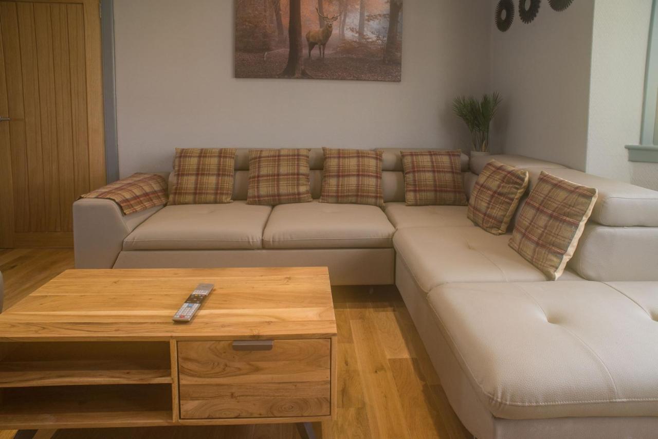 Luxury Super Central Cottage With A Hot Tub/ Gym Portree Esterno foto