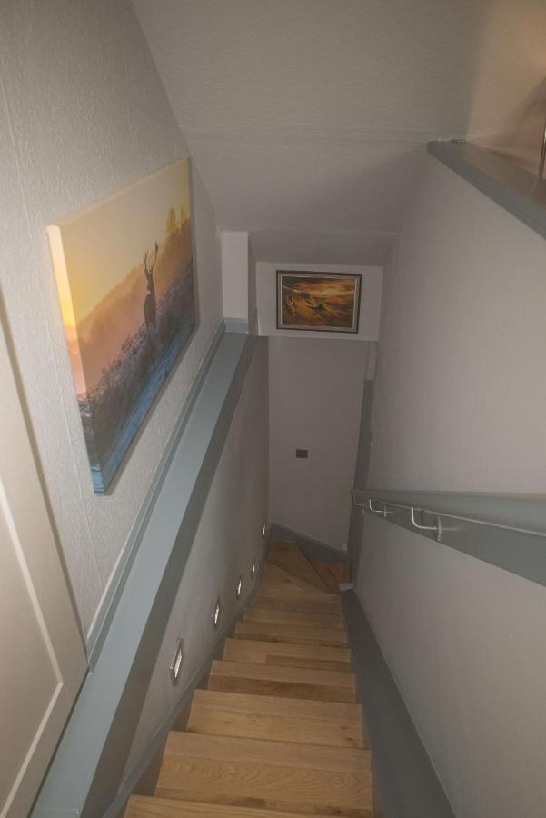 Luxury Super Central Cottage With A Hot Tub/ Gym Portree Esterno foto