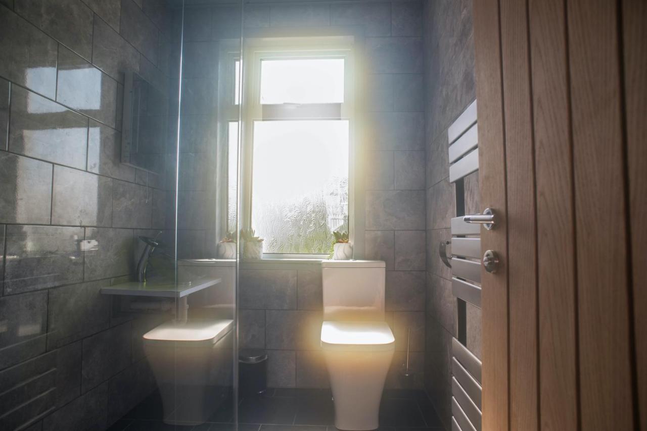 Luxury Super Central Cottage With A Hot Tub/ Gym Portree Esterno foto
